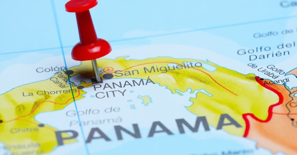 Panama haritası üzerinde başkent işareti ve Panama Kanalı etiketi